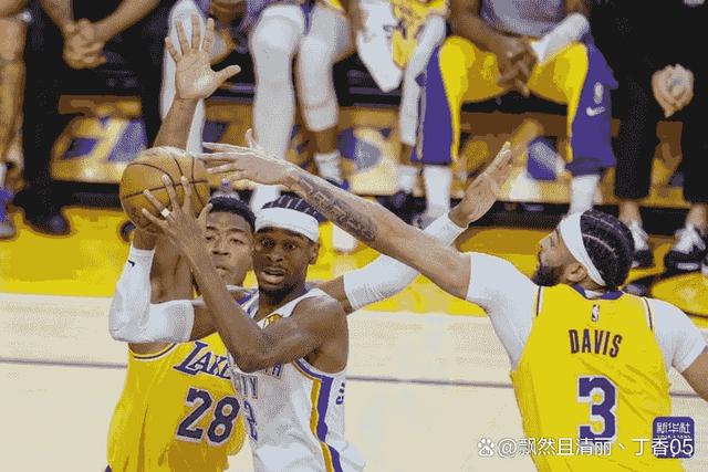 IM电竞下载官方-西亚卡姆在独行侠比赛中战术调整，败北引发热议！的简单介绍